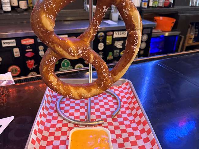 JUMBO PUB PRETZEL