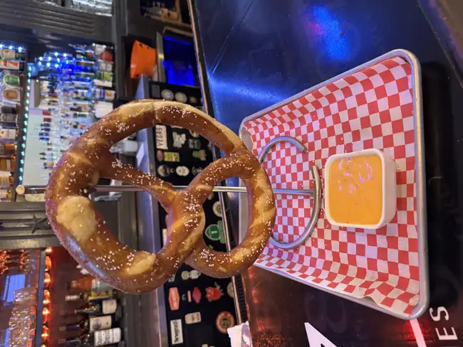 JUMBO PUB PRETZEL