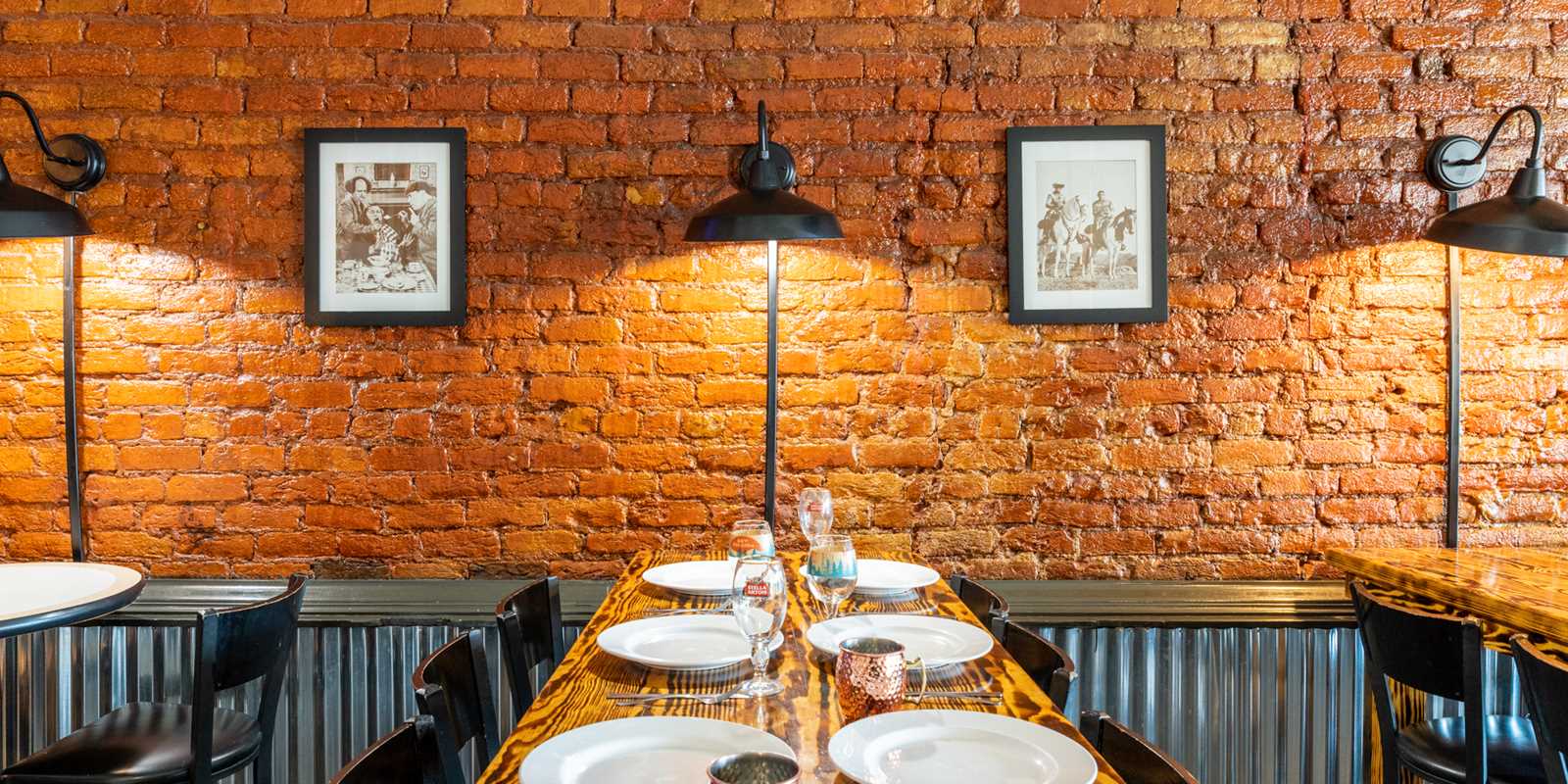 1877 Pub & Grub interior bar dining room 